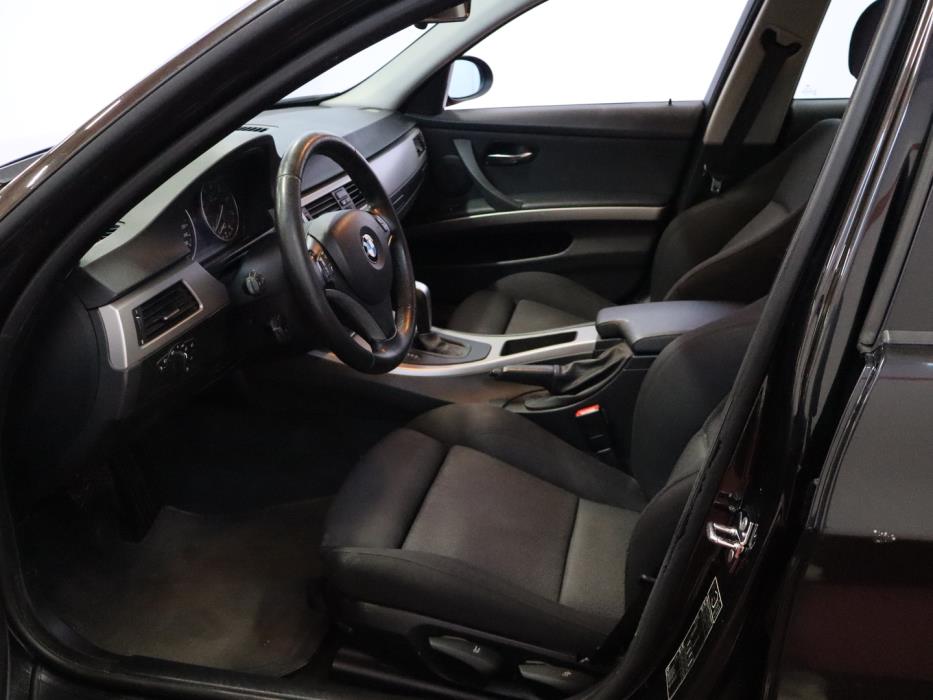 BMW 320 2008