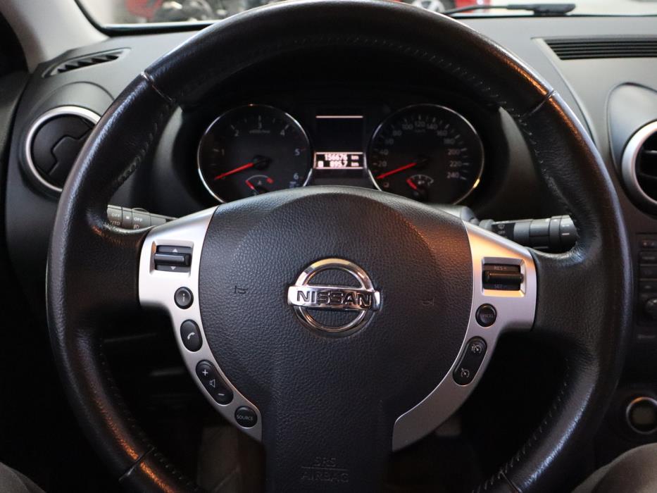 NISSAN Qashqai 2010
