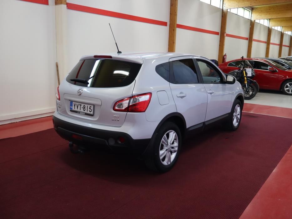 NISSAN Qashqai 2010