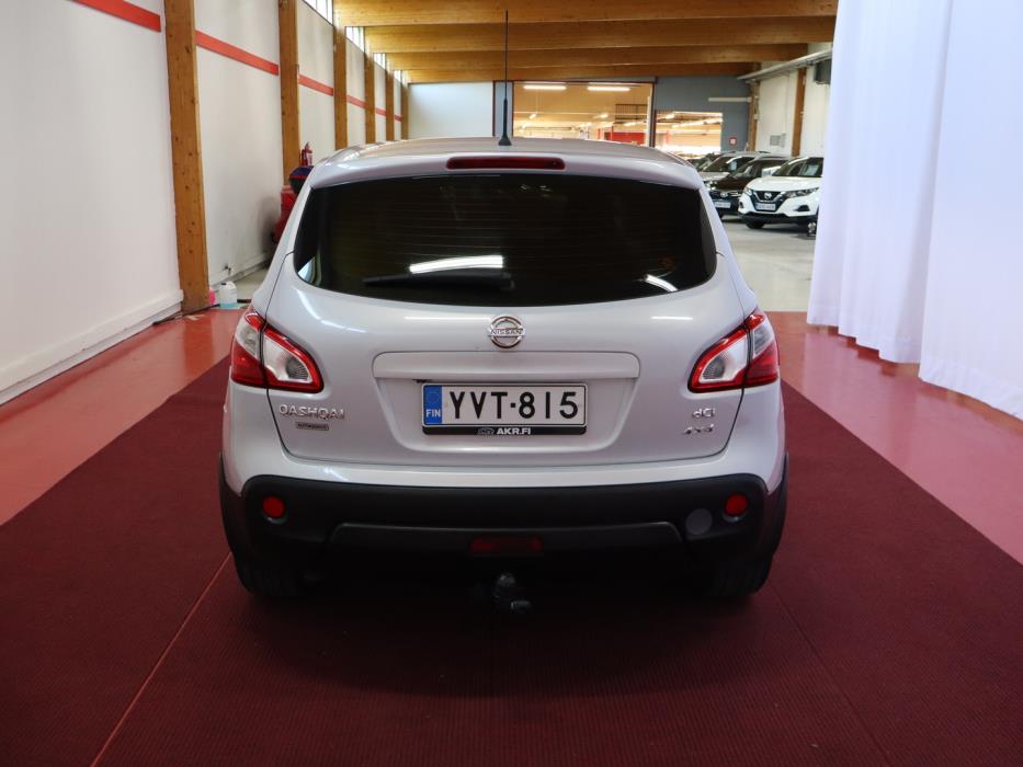 NISSAN Qashqai 2010