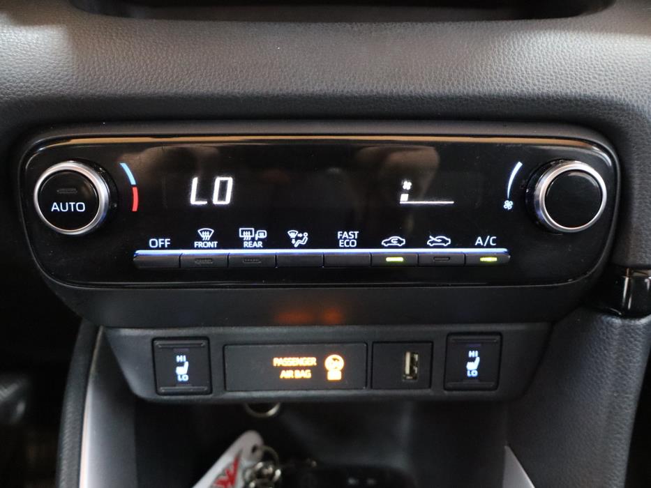TOYOTA Yaris 2021