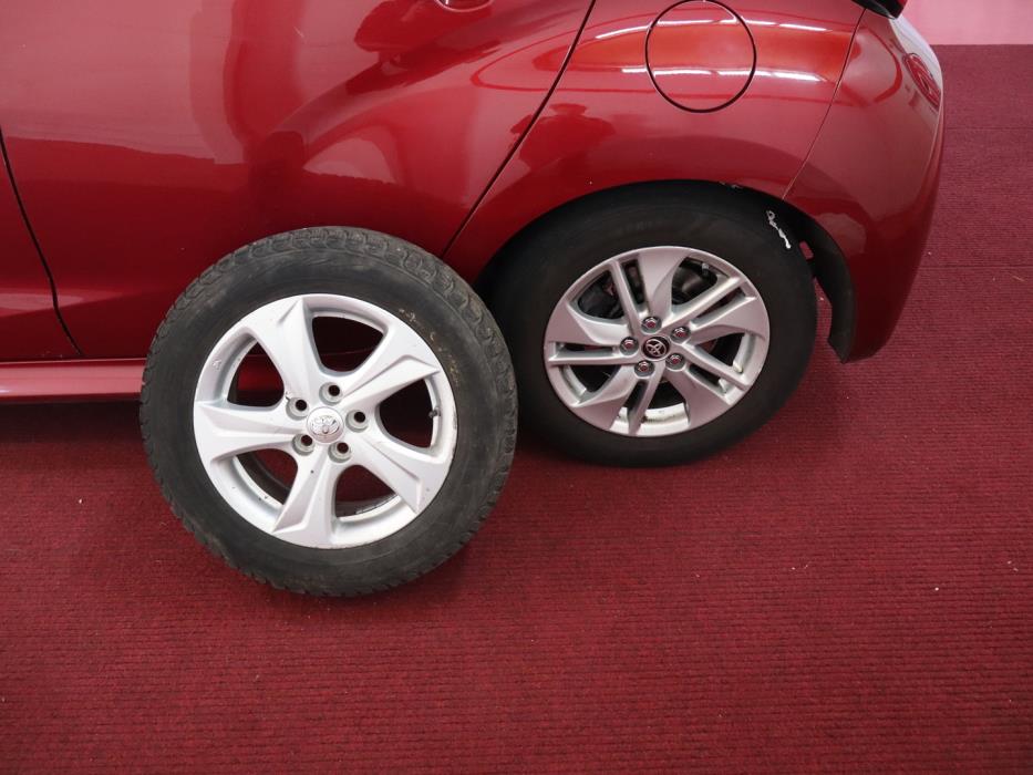TOYOTA Yaris 2021