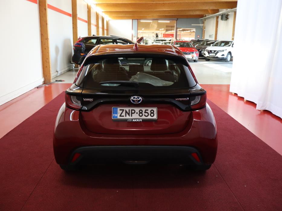 TOYOTA Yaris 2021