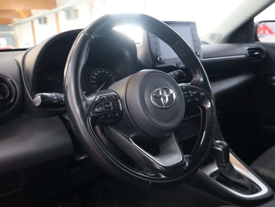 TOYOTA Yaris 2021