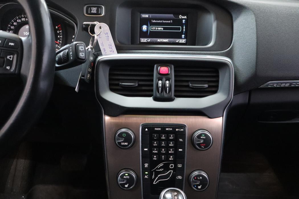 VOLVO V40 Cross Country 2014