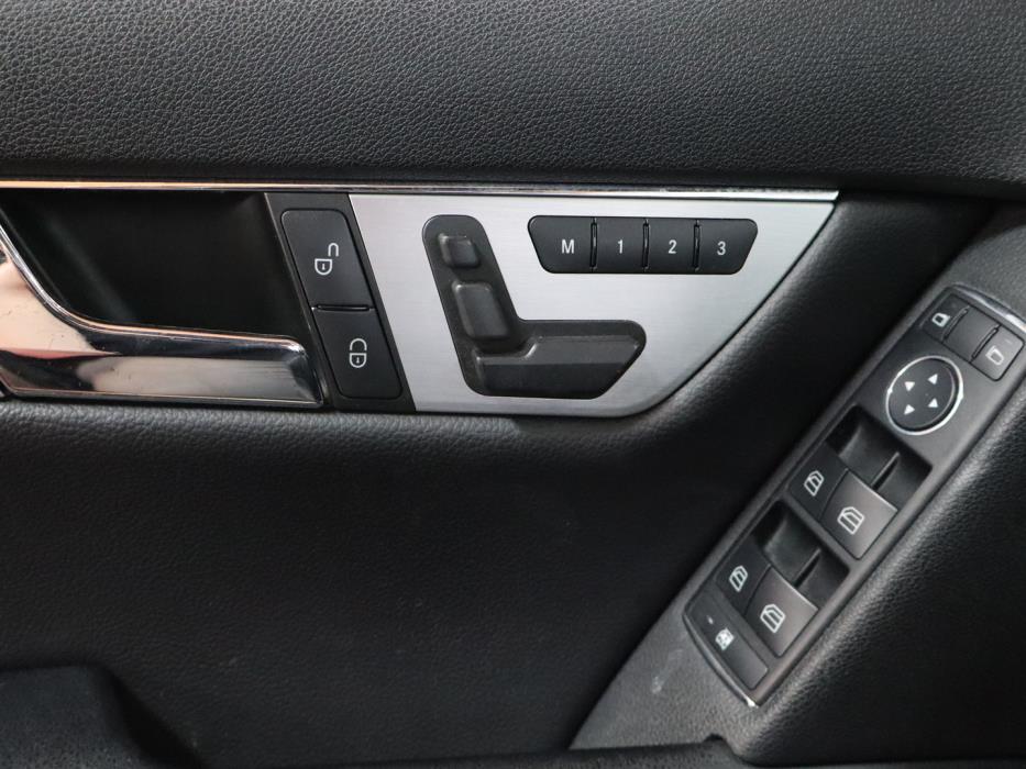 MERCEDES-BENZ C 2010