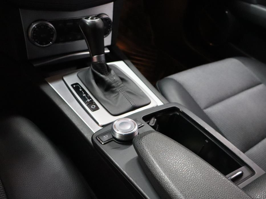 MERCEDES-BENZ C 2010