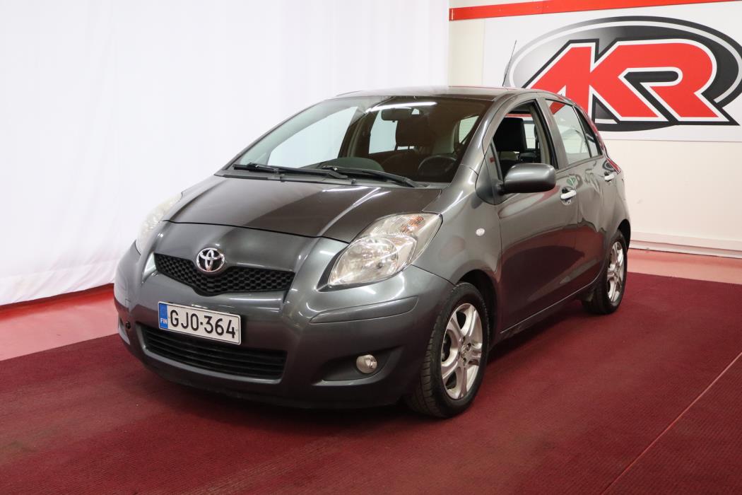 TOYOTA Yaris 2011