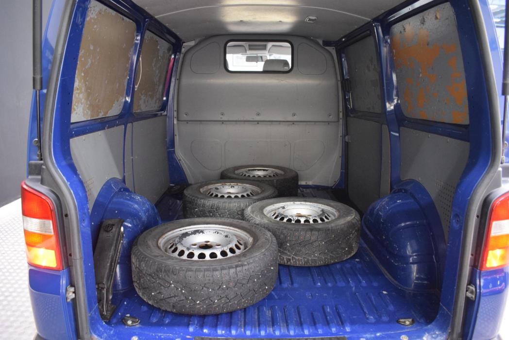 VOLKSWAGEN Transporter 2004