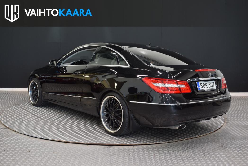 MERCEDES-BENZ E 2011