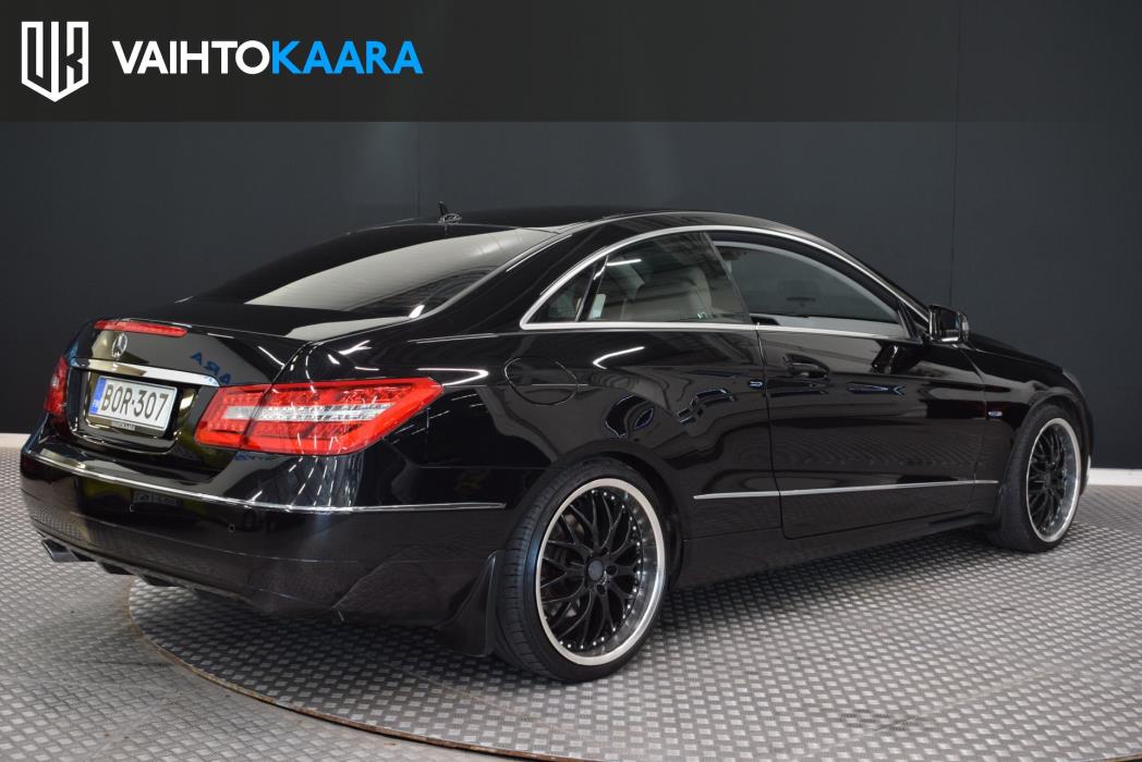MERCEDES-BENZ E 2011