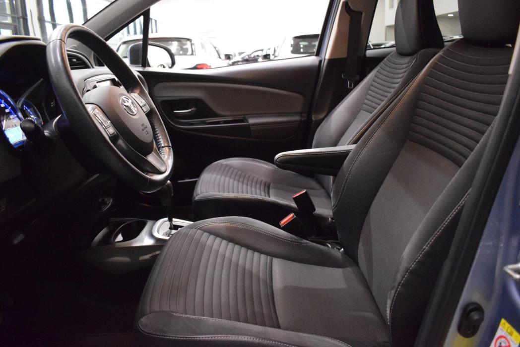 TOYOTA Yaris 2016