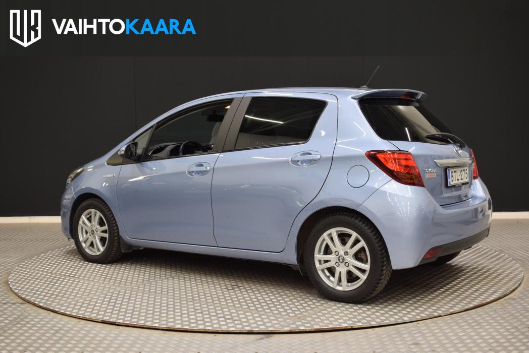TOYOTA Yaris 2016