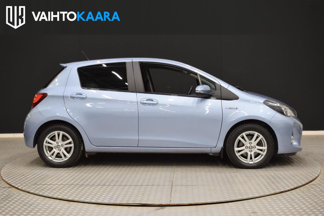 TOYOTA Yaris 2016