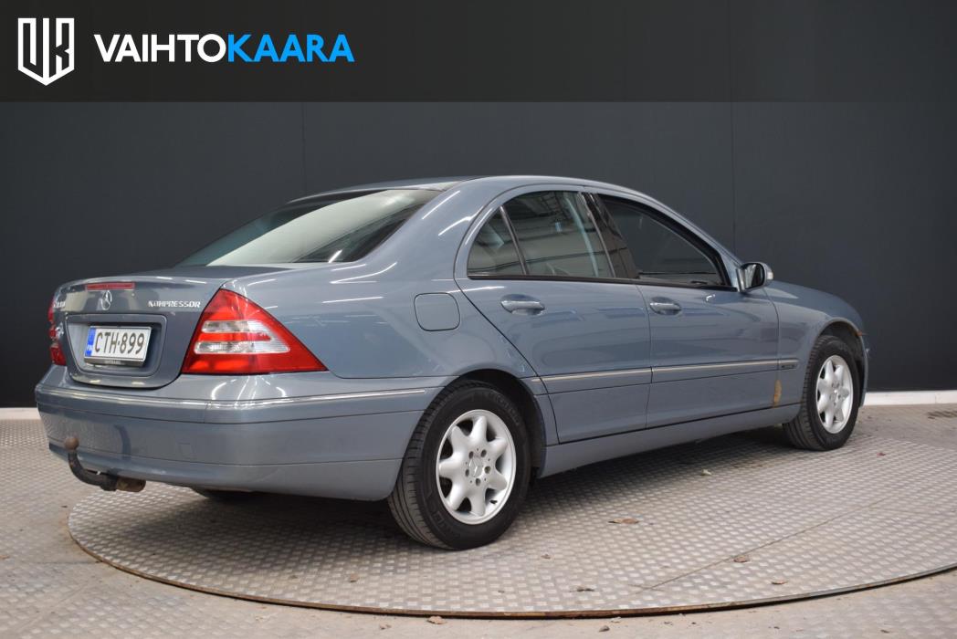 MERCEDES-BENZ C 2004