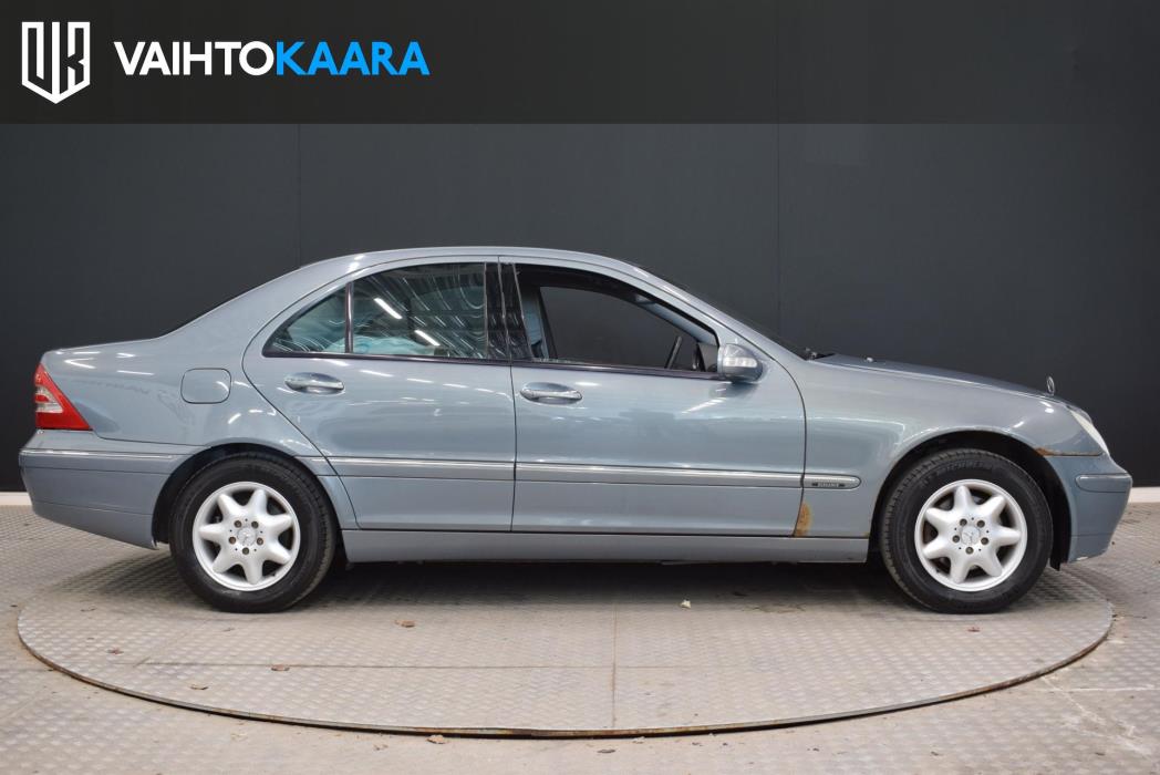 MERCEDES-BENZ C 2004