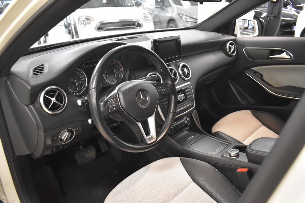 MERCEDES-BENZ A 2014