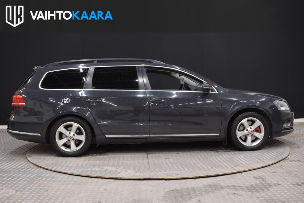 VOLKSWAGEN Passat 2011