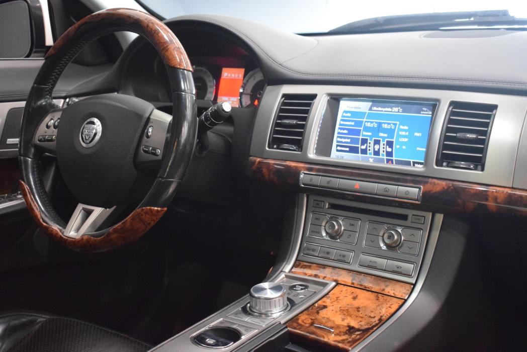 JAGUAR XF 2010