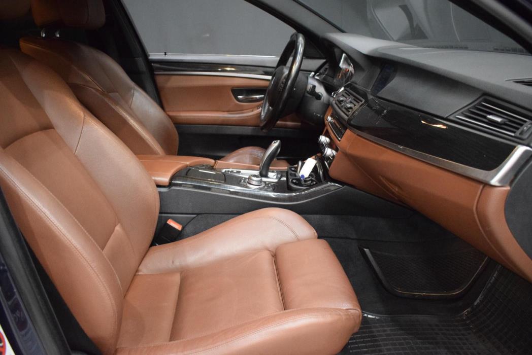 BMW 520 2011