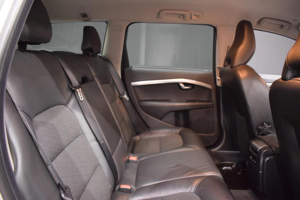 VOLVO V70 2010