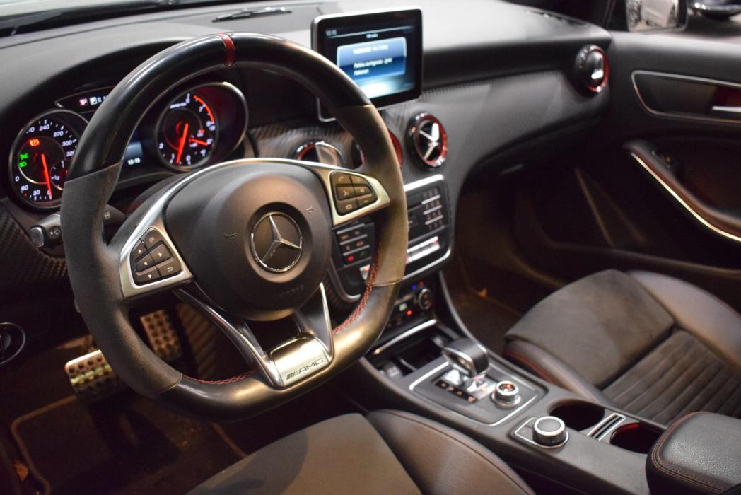 MERCEDES-BENZ A 45 AMG 2016