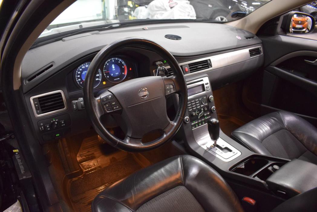 VOLVO V70 2009