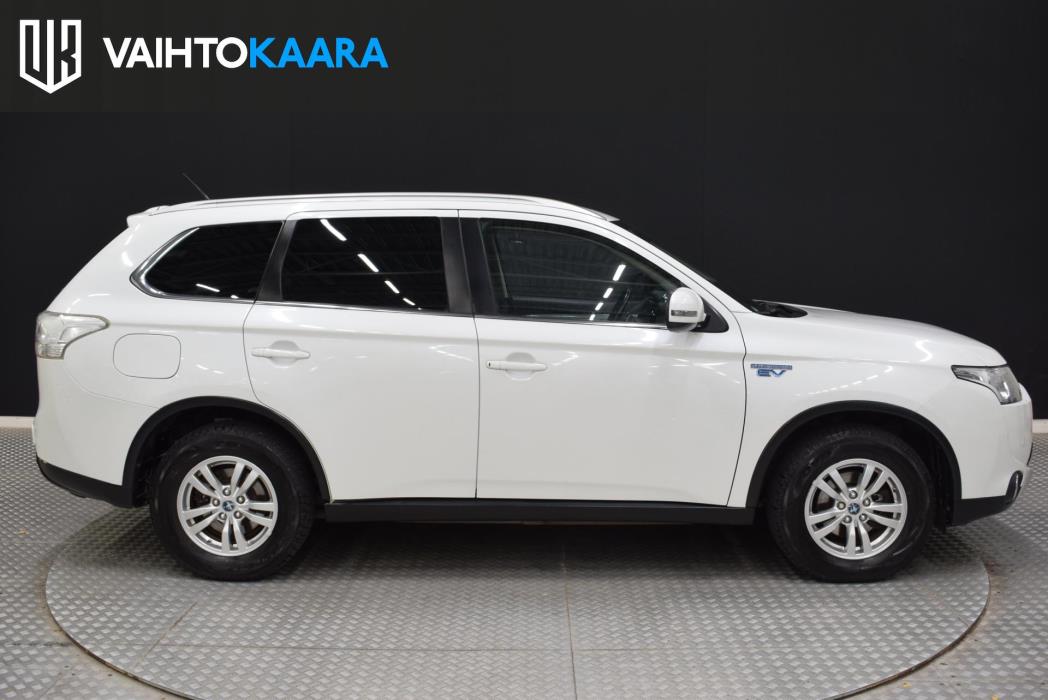 MITSUBISHI Outlander PHEV 2015