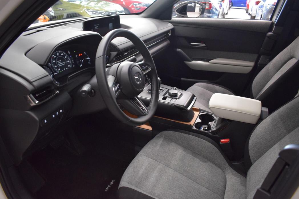 MAZDA MX-30 2025