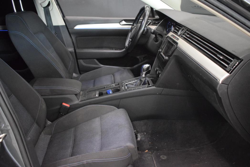 VOLKSWAGEN Passat 2017