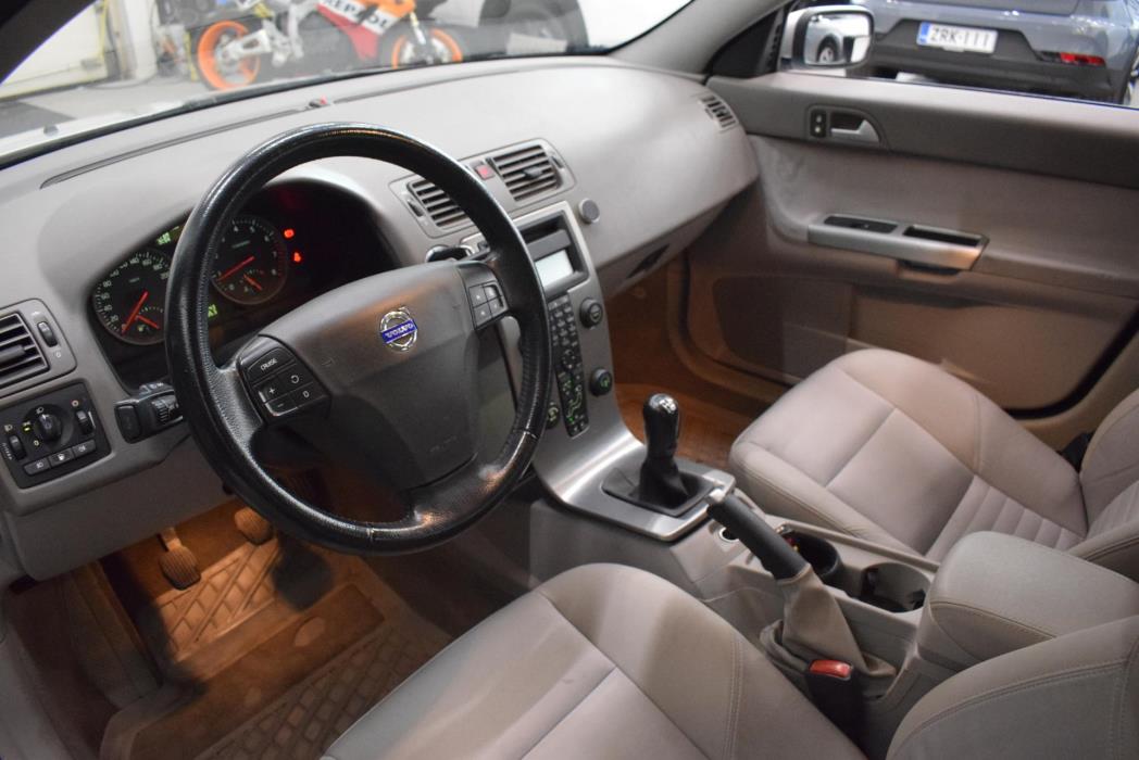VOLVO V50 2004