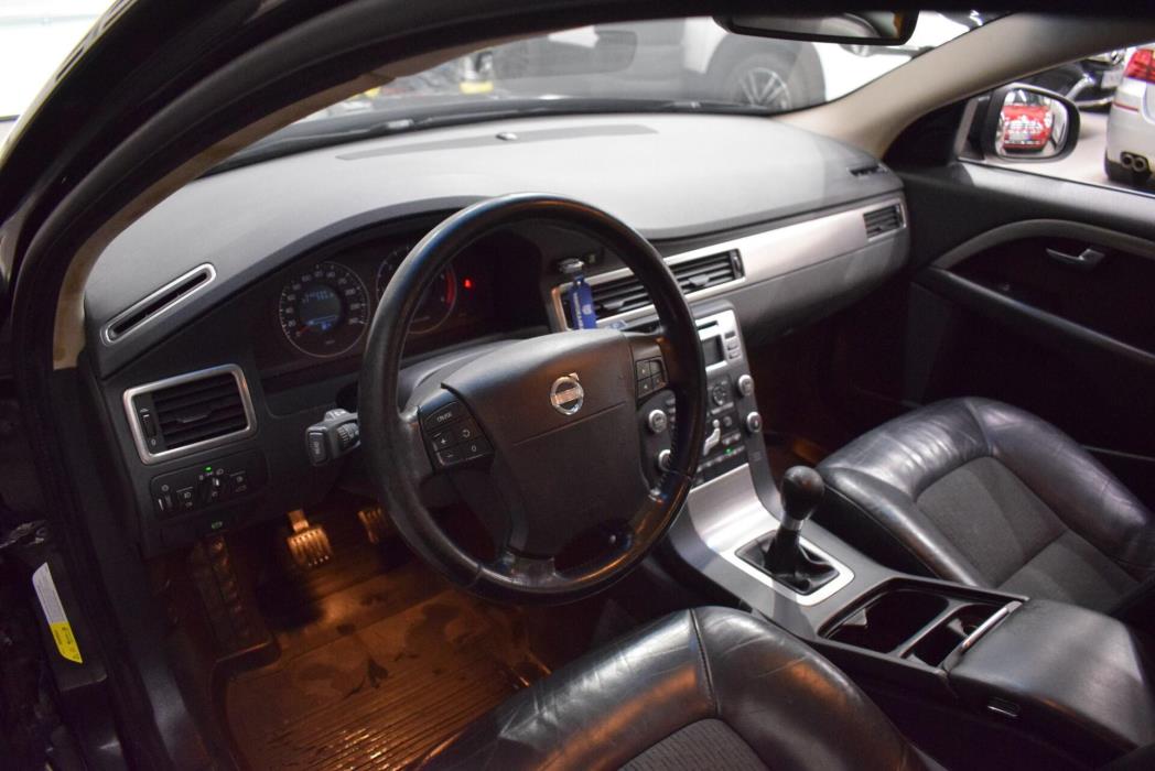 VOLVO V70 2008