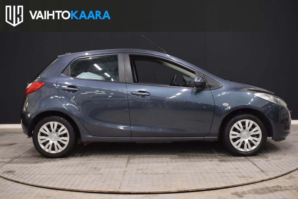 MAZDA 2 2011