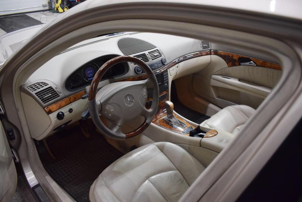 MERCEDES-BENZ E 2002