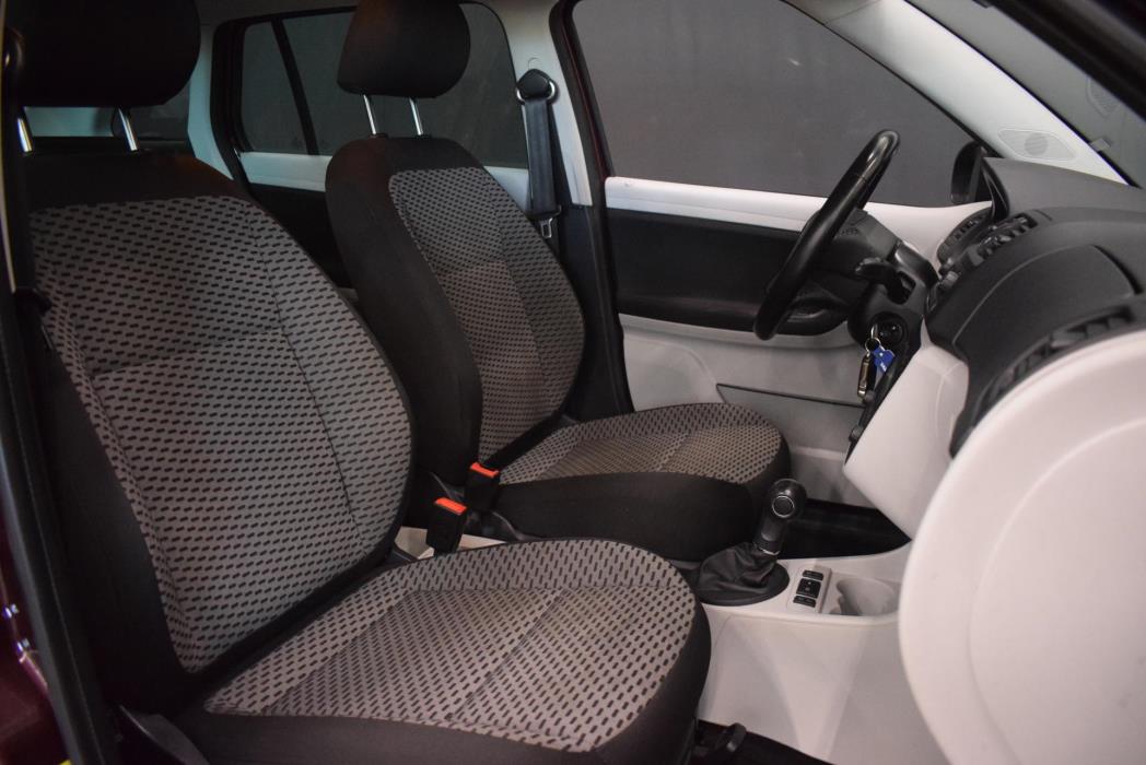 SKODA Fabia 2012