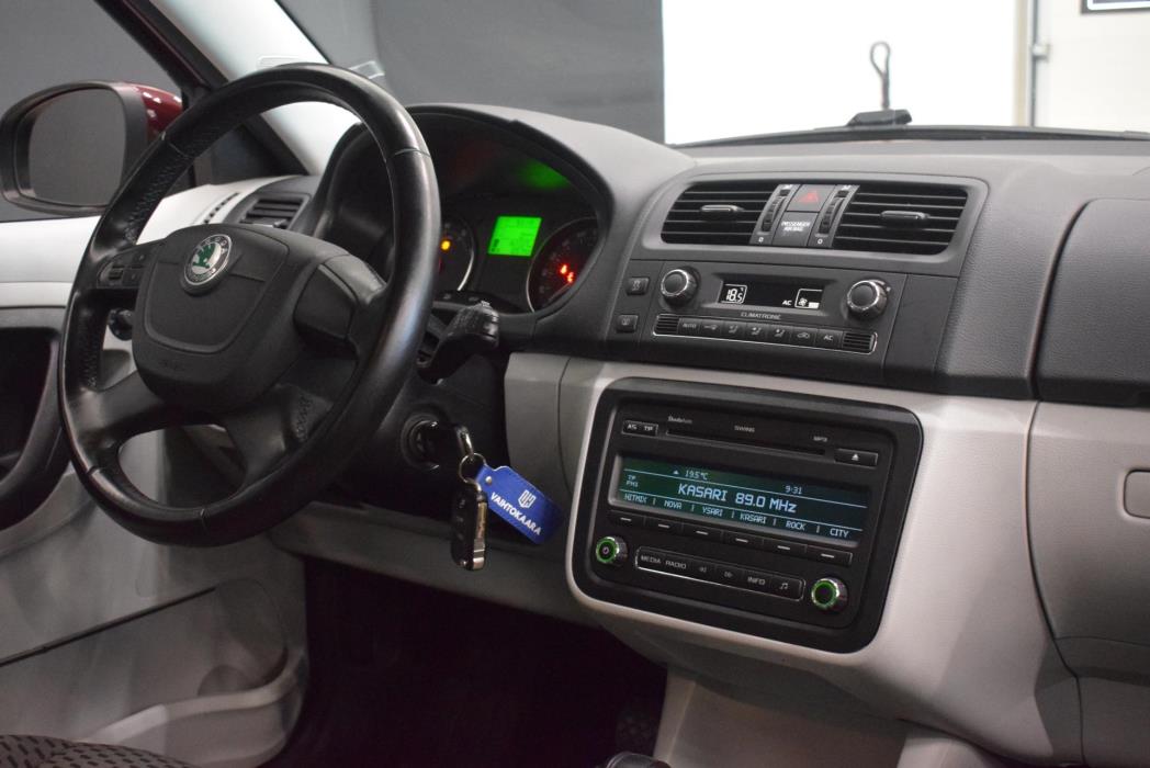 SKODA Fabia 2012