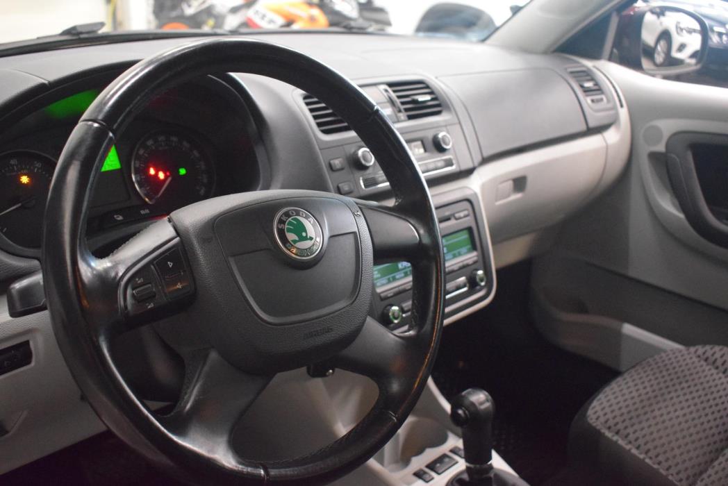 SKODA Fabia 2012