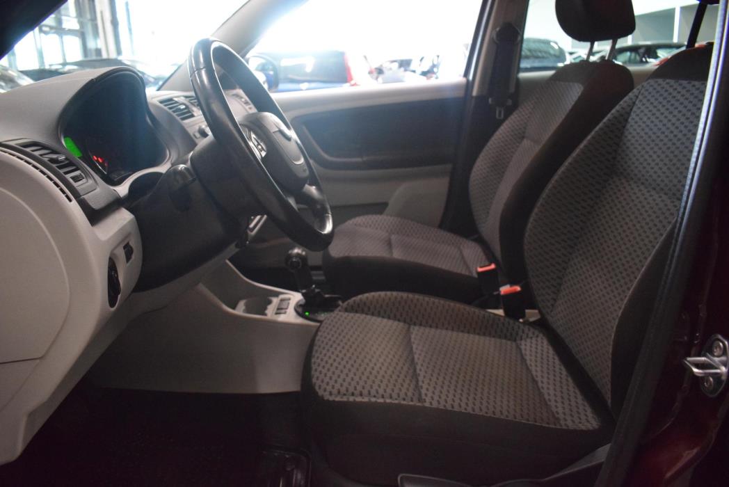 SKODA Fabia 2012