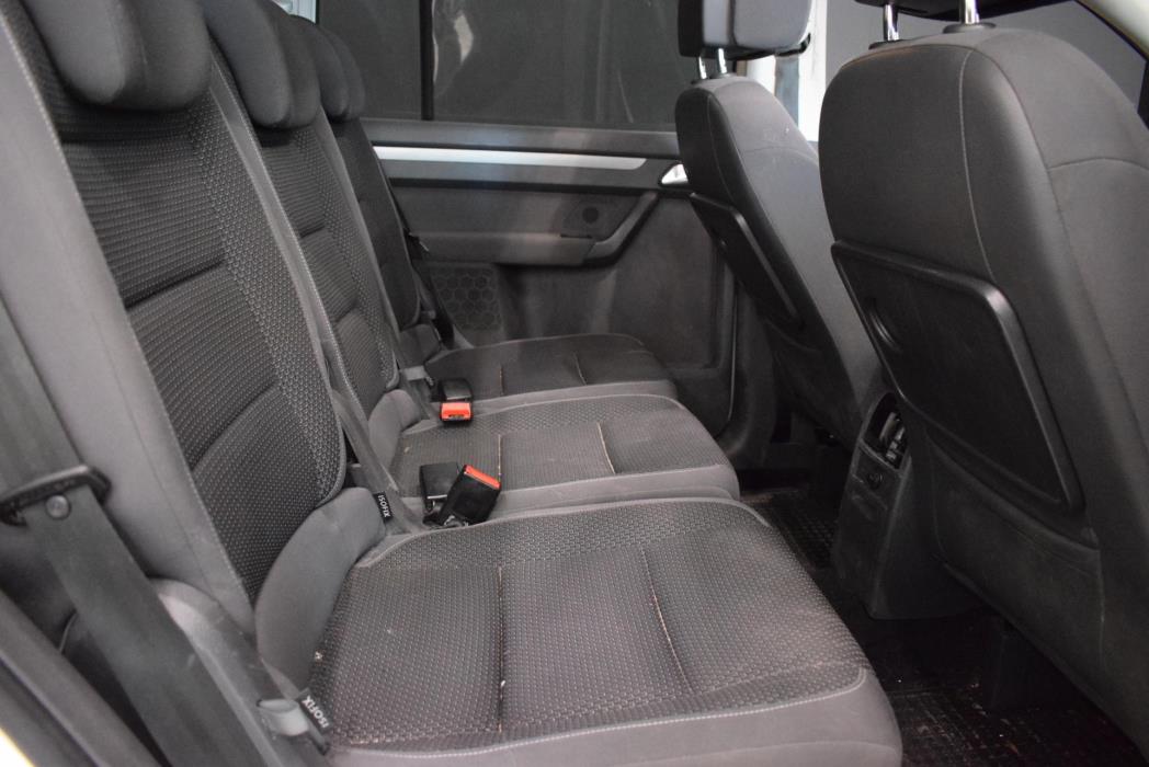 VOLKSWAGEN Touran 2014