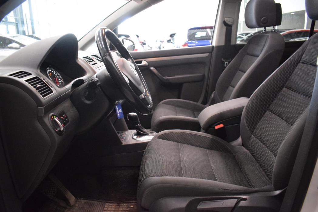 VOLKSWAGEN Touran 2014