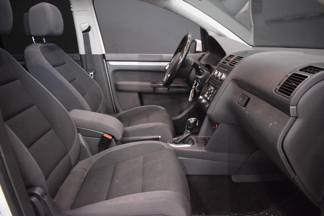 VOLKSWAGEN Touran 2014