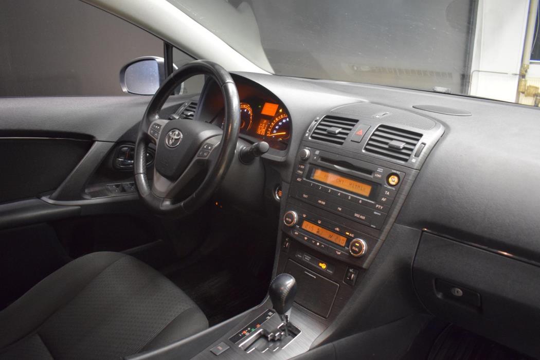 TOYOTA Avensis 2009