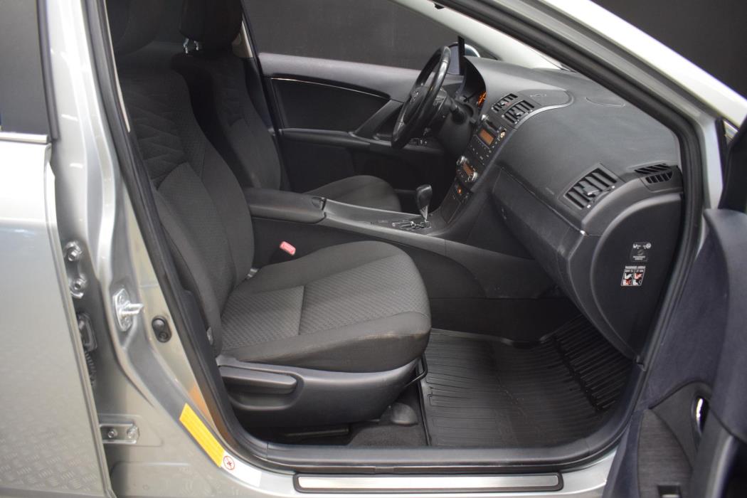 TOYOTA Avensis 2009