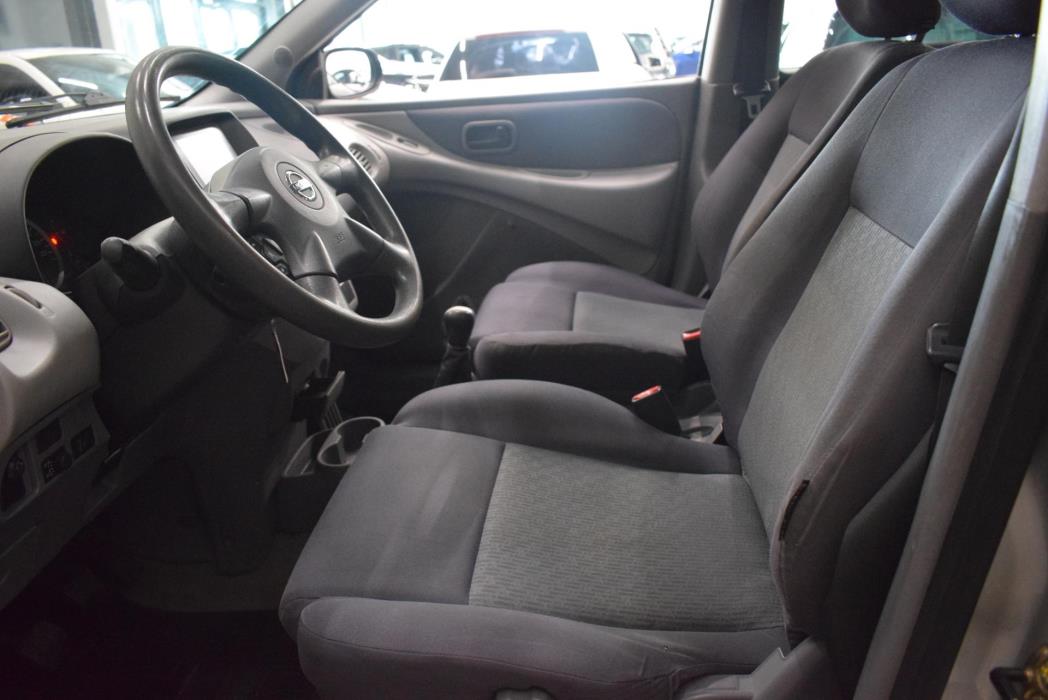 NISSAN Almera 2005