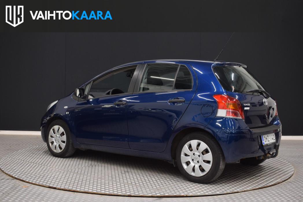 TOYOTA Yaris 2010