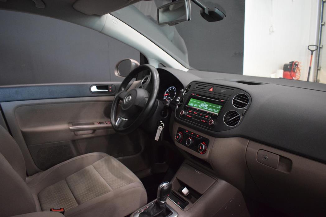 VOLKSWAGEN Golf Plus 2012