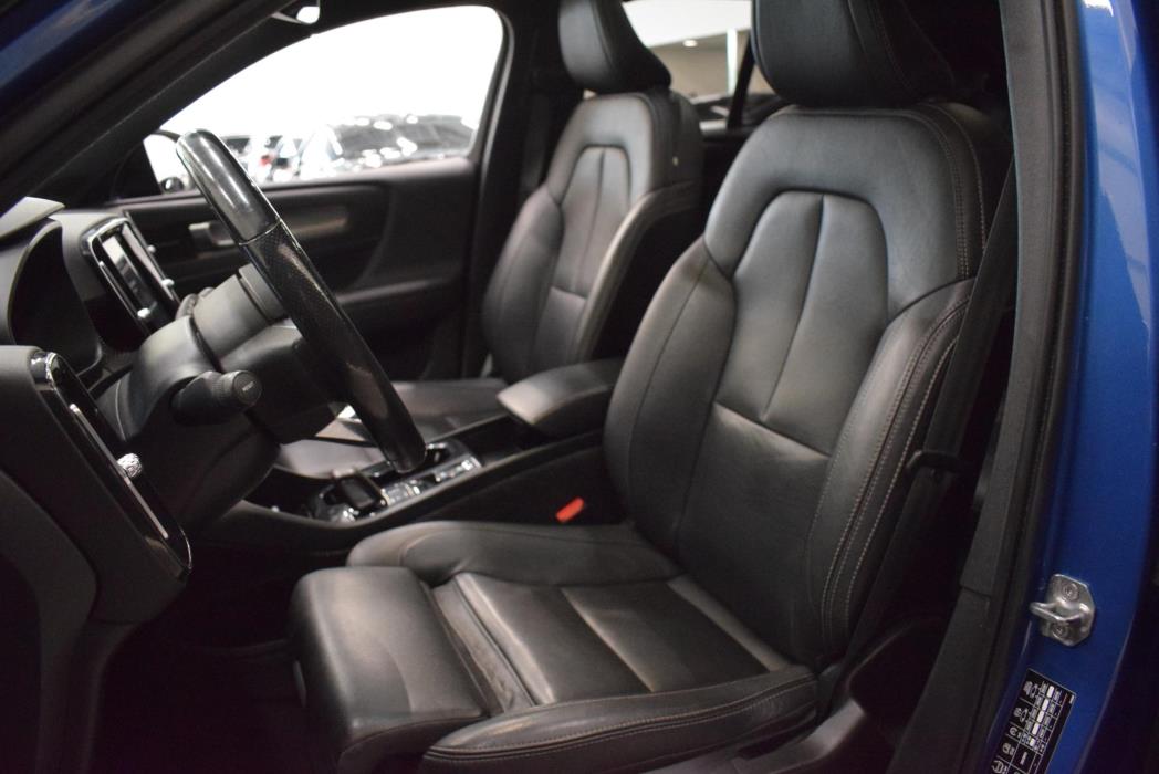 VOLVO XC40 2021
