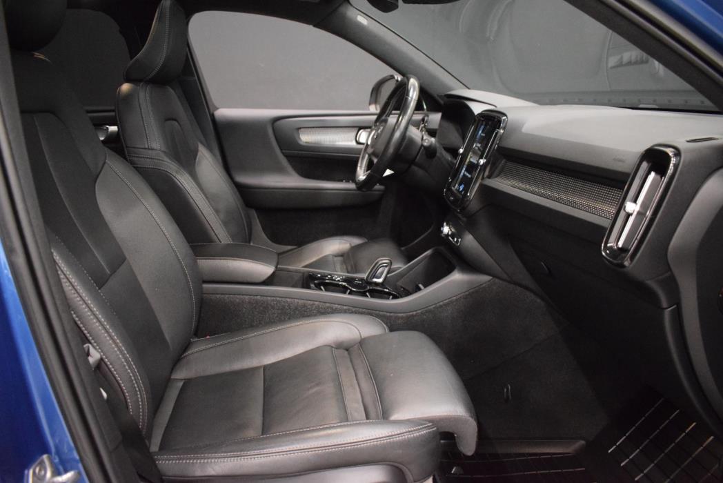 VOLVO XC40 2021