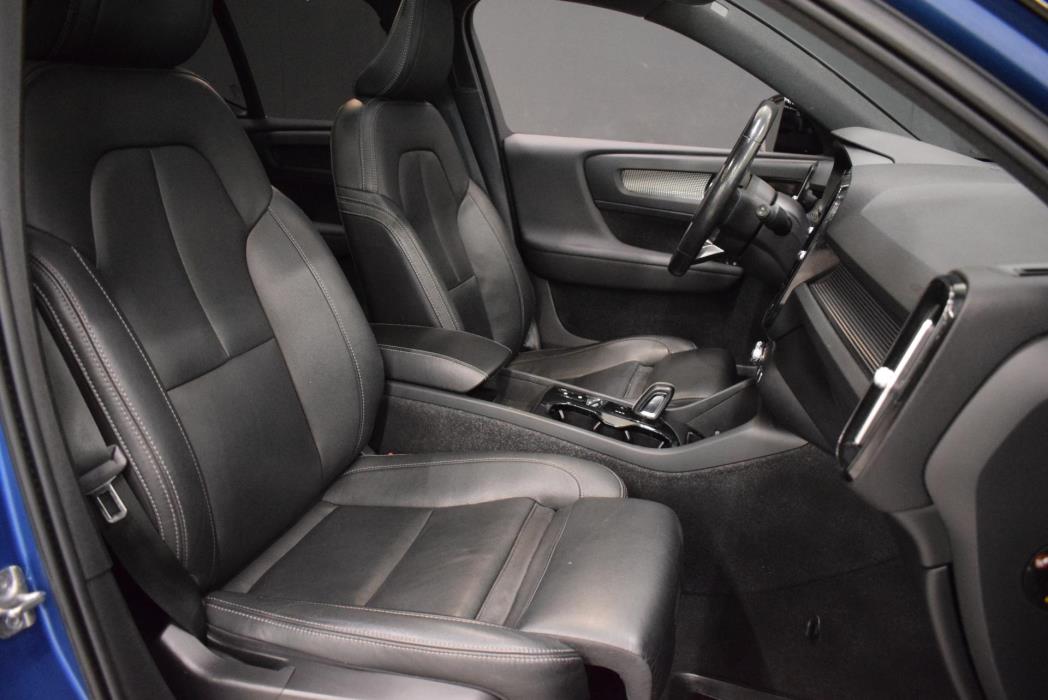 VOLVO XC40 2021