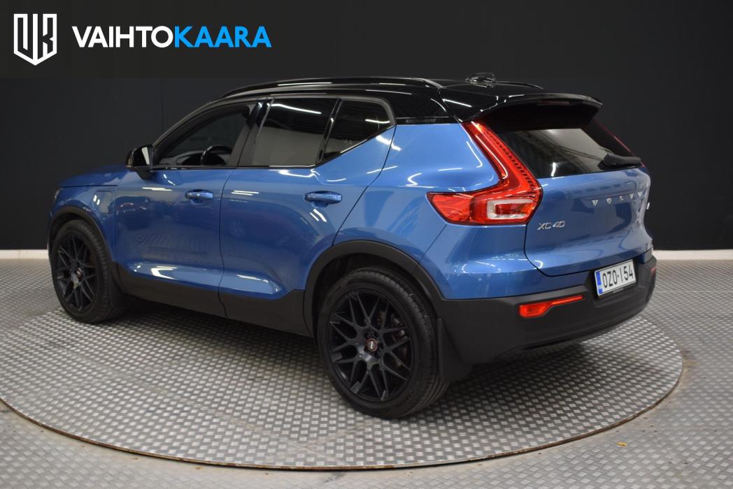 VOLVO XC40 2021